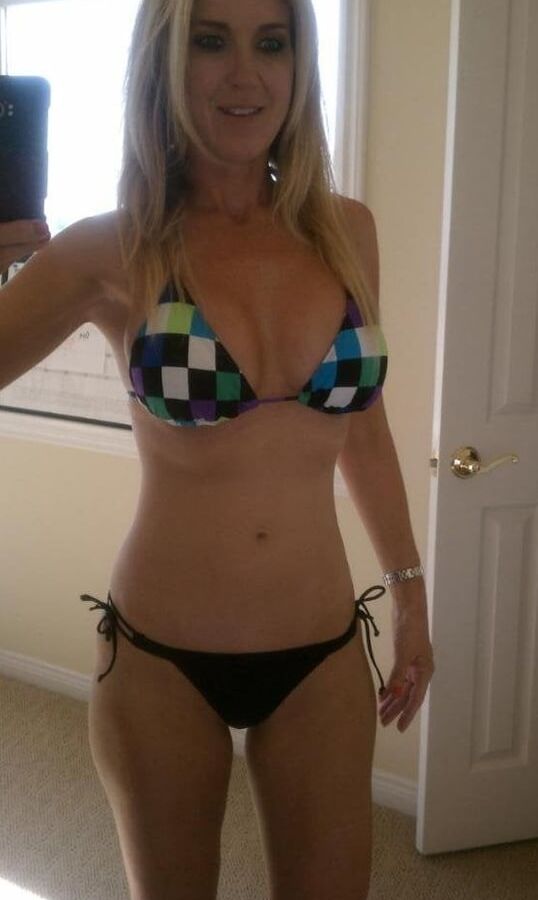 Milfs in Bikinis