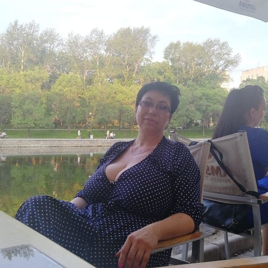 LAURA BIG TITTS