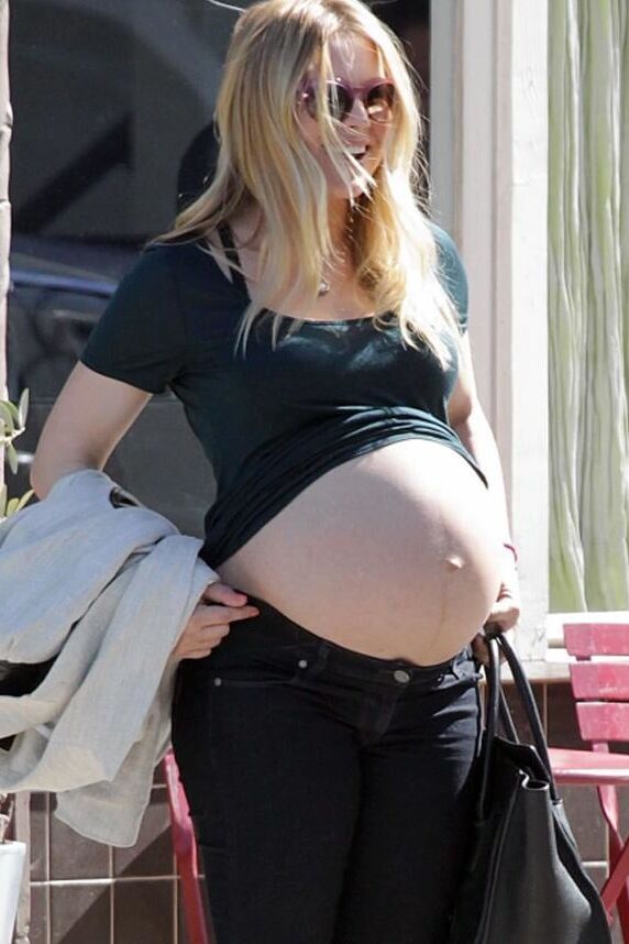 Kristen Bell pregnant