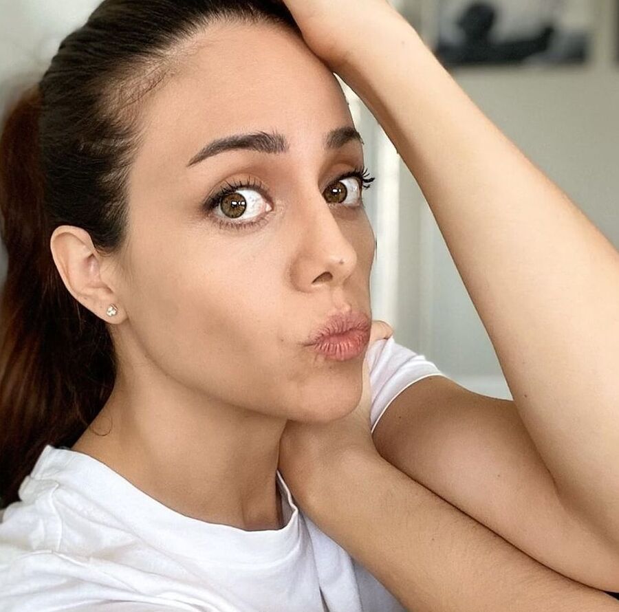 Sexy Turkish Deniz Barut