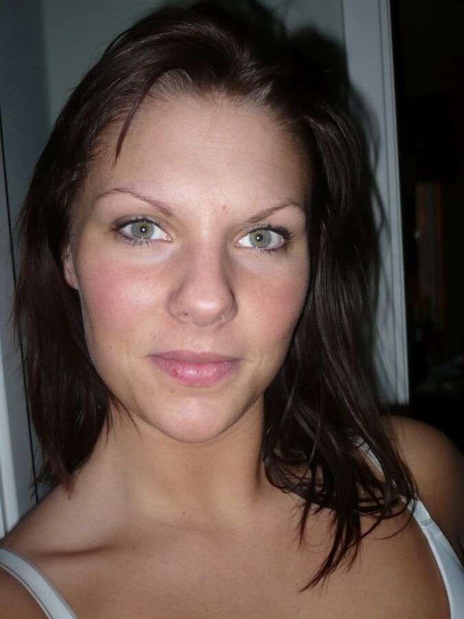 brunette a defoncer