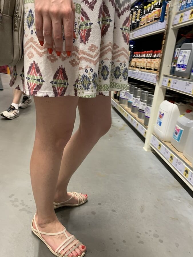 Upskirt no panties?