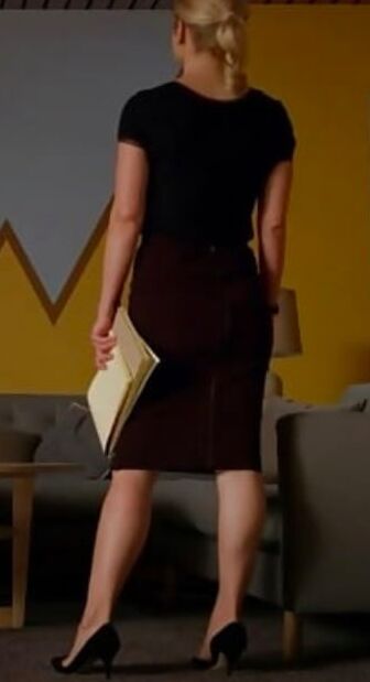 Rhea Seehorn blonde MILF