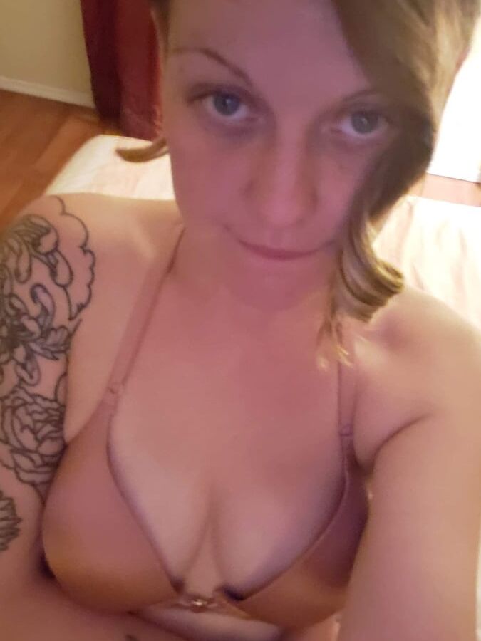 Sexy UK Wife