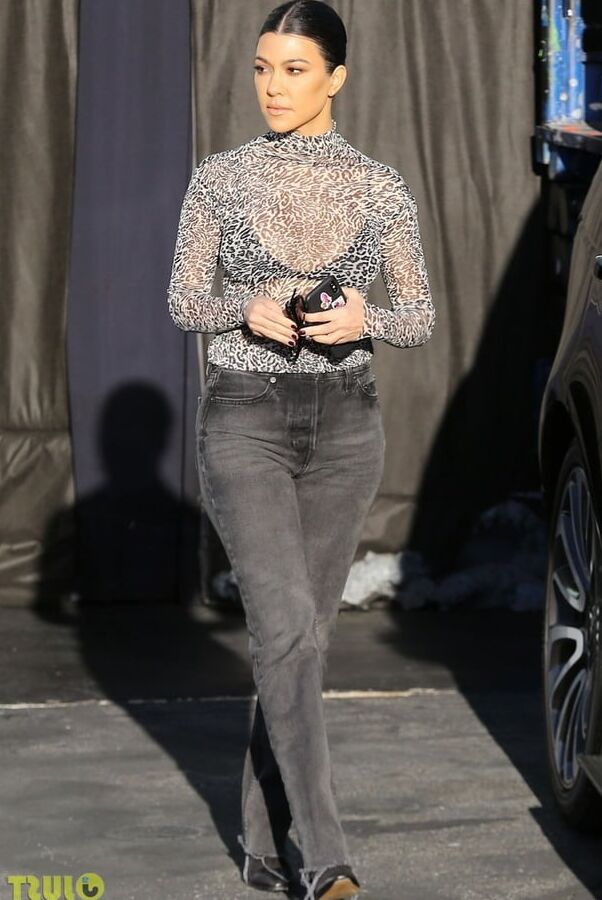 Kourtney Shows Her Killer-Body