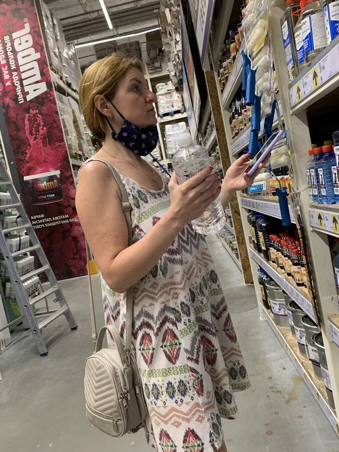 Upskirt no panties?