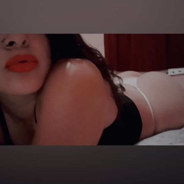 On Instagram- desireevaniina_