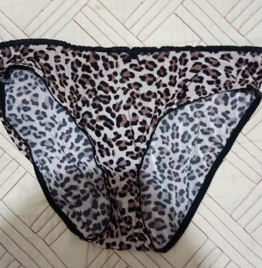 My friend&;s mom panties