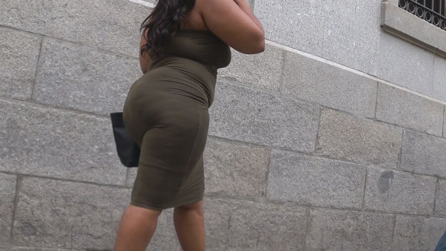 CURVY FOREIGN MULATA AZZ from GLUTEUS DIVINUS