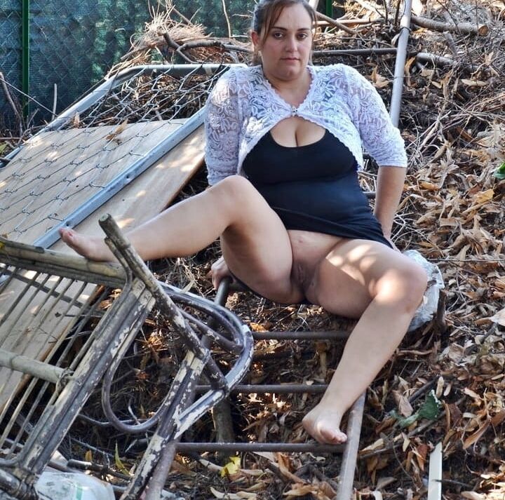 Dolgun kadin bbw naked outdoor azgin milf curvy turk evli