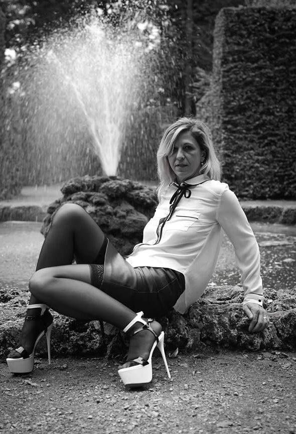 Sexy Black and White (B&amp;W)