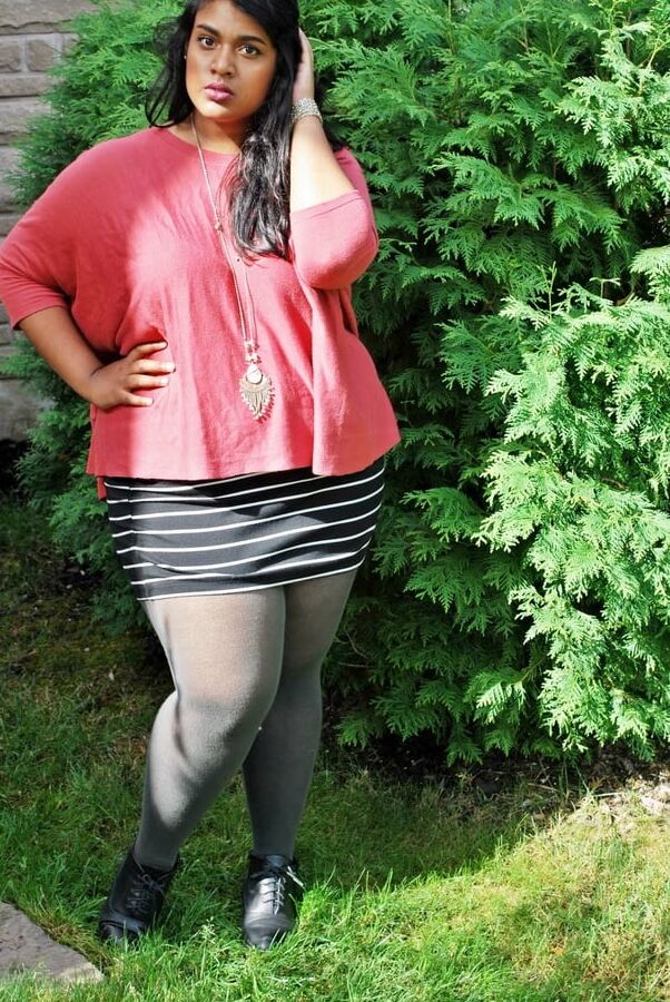 Chubby Paki in Tights