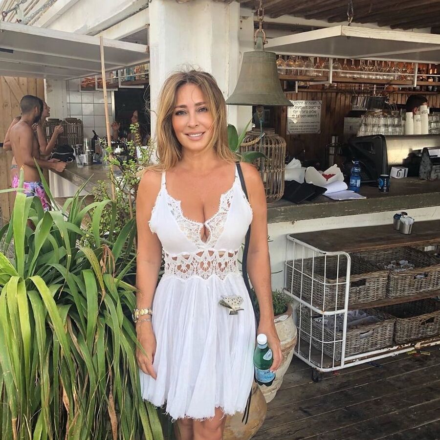 amazing milf with huge tits for comments and cumtribute