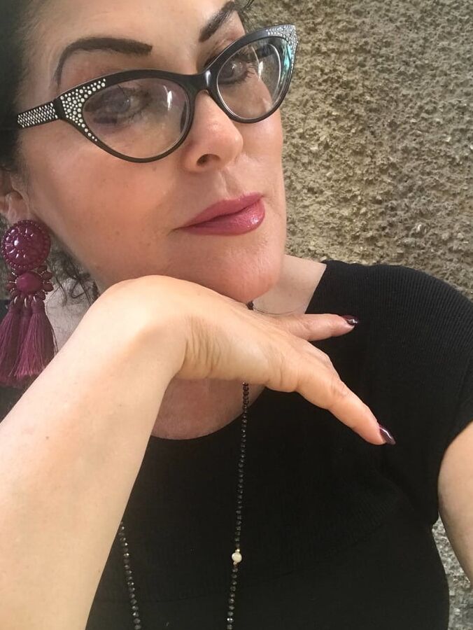 Sexy milf bitch