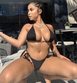 Black Women: Bikini&;s