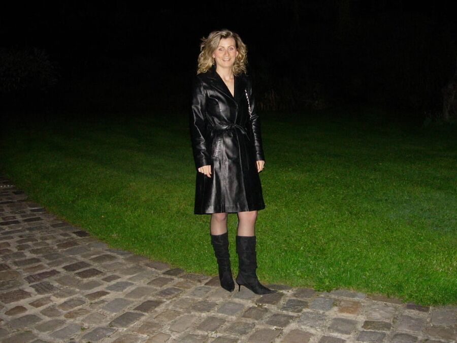 blonde milf sandrine top huge