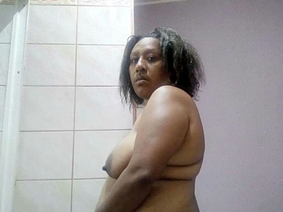 PNG big mama selfies k