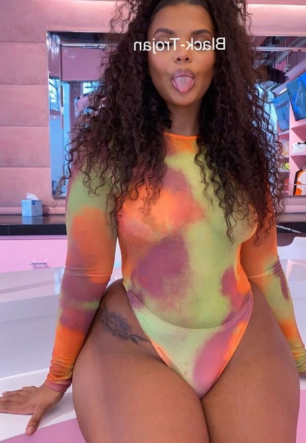 Sexy BBW Redbone with Juicy Booty