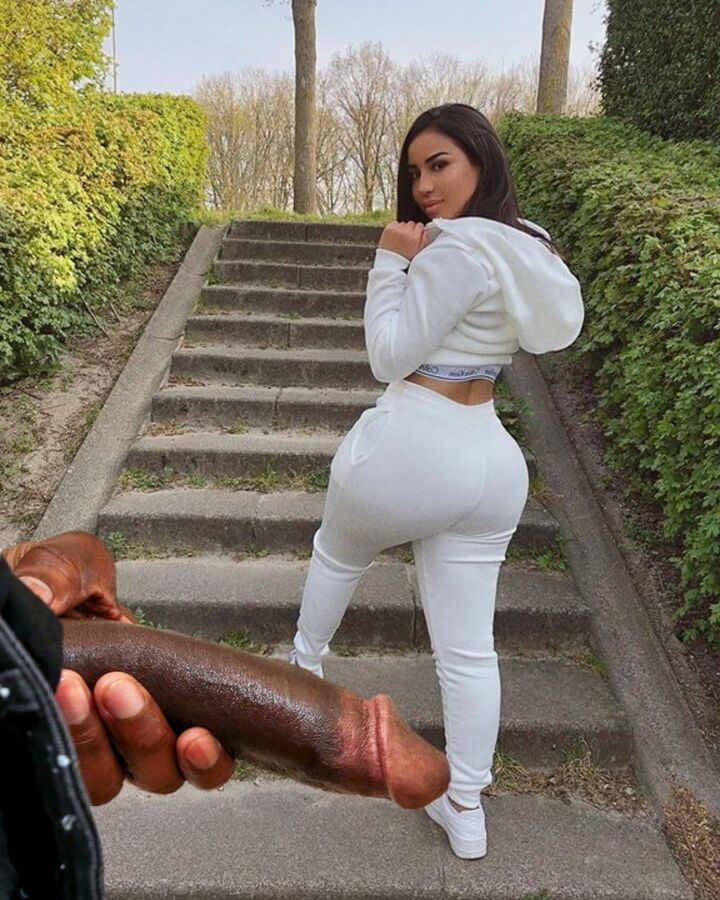 Gorgeous Moroccan Slut Built For Big Black Cocks