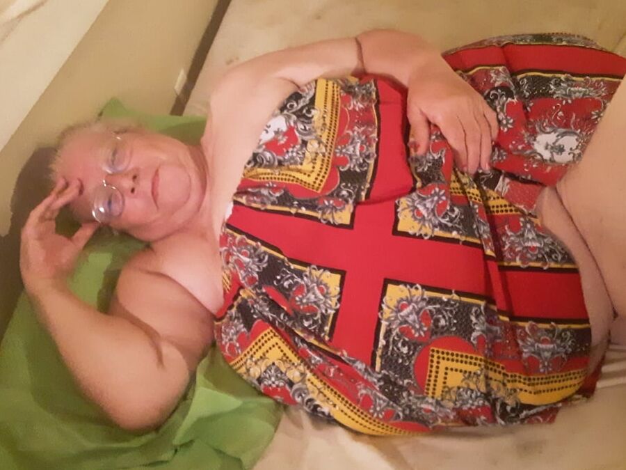 Hoodyman SSBBW : Fat pigs exposed forever.