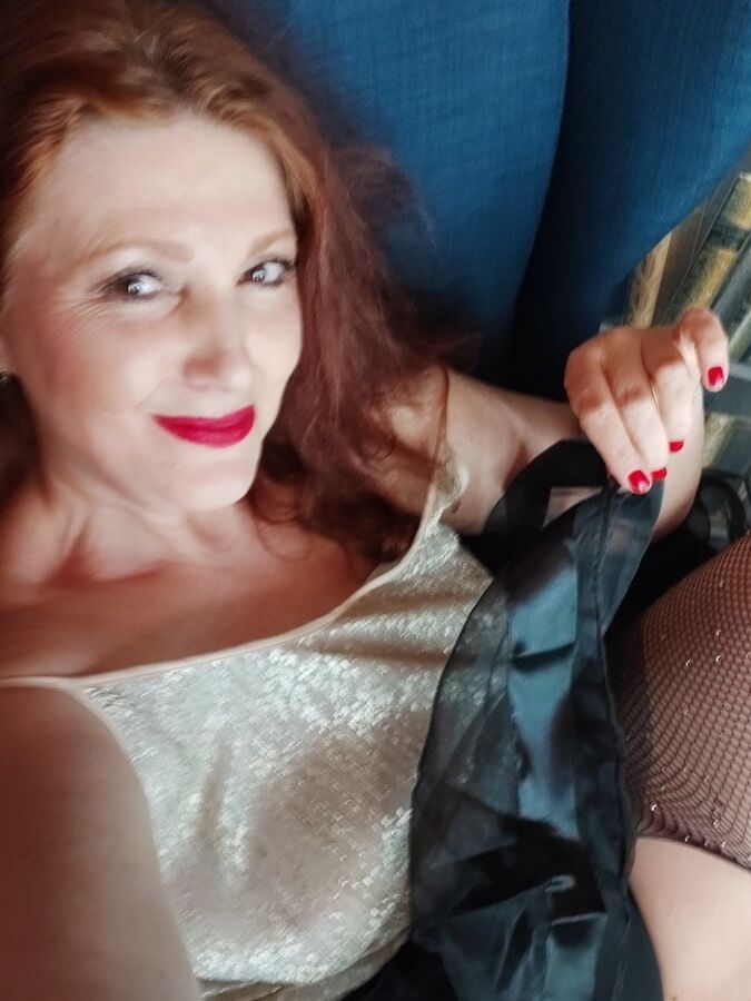 Beautiful Mature Woman AlmazaDi