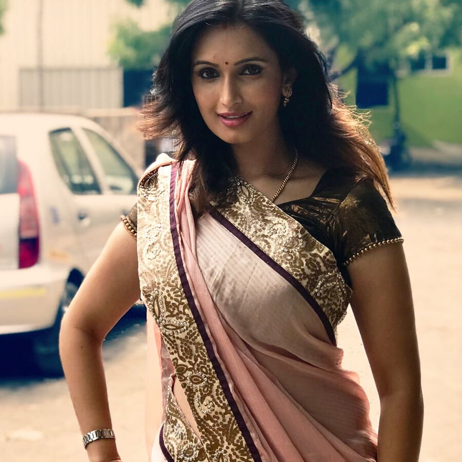 Kavya(give hot comments and cum tribute on this sexy queen)