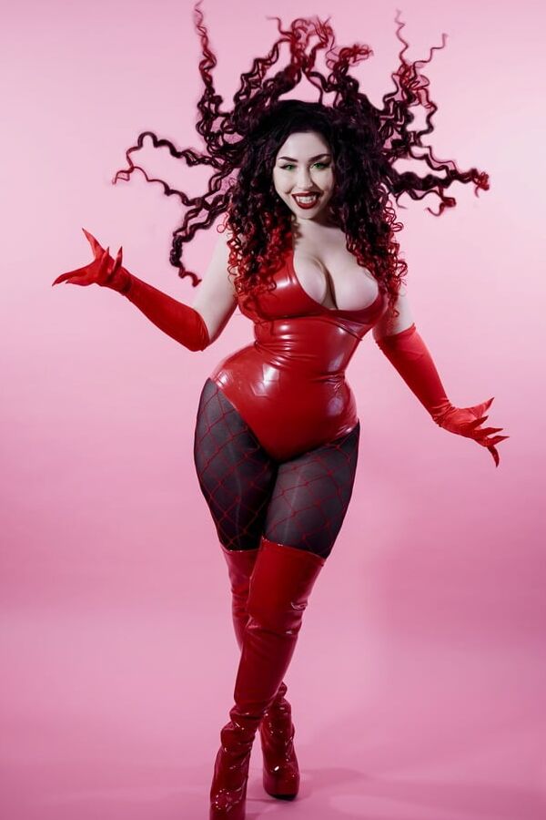 JuMi, CURRRVY COSPLAYER