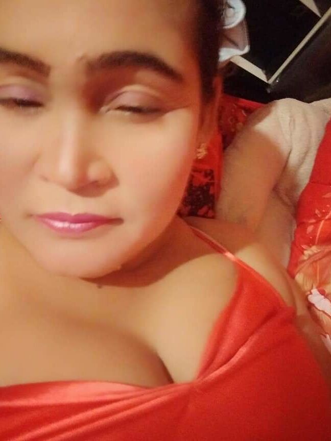 Thai girls show