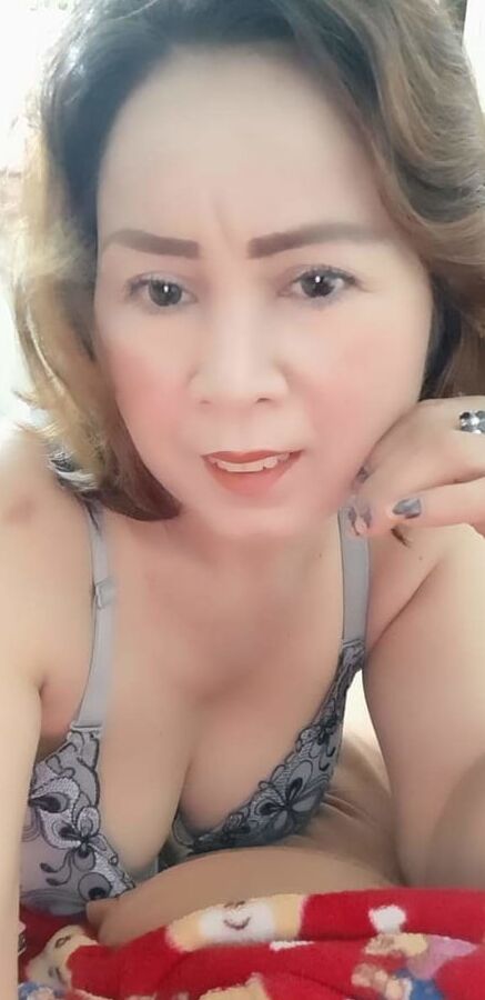 Thai girls show
