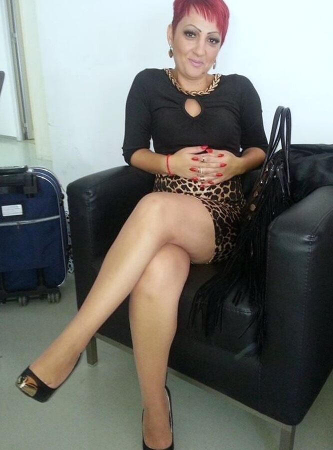 Matures (crossed legs)