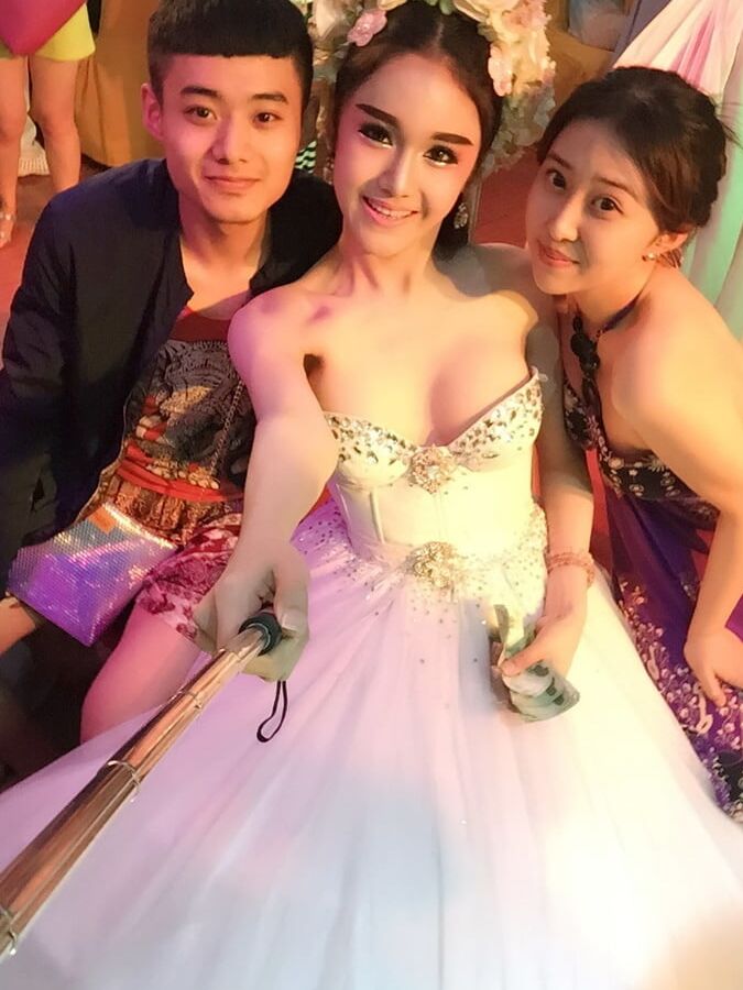 Chinese wife life photos