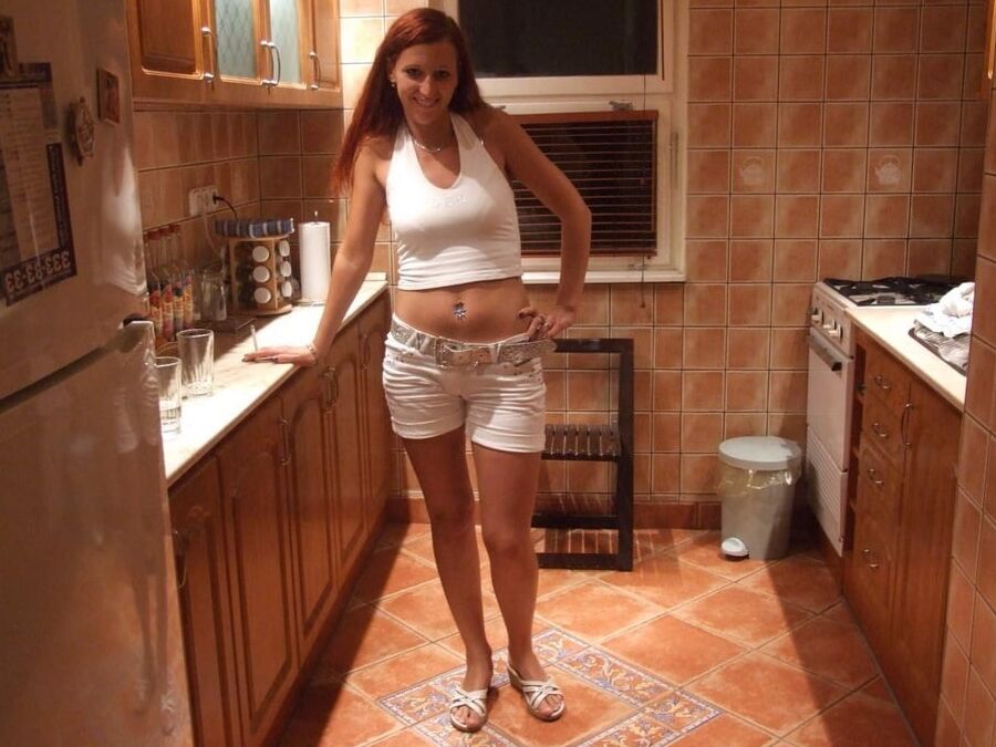 Sexy redhead babe