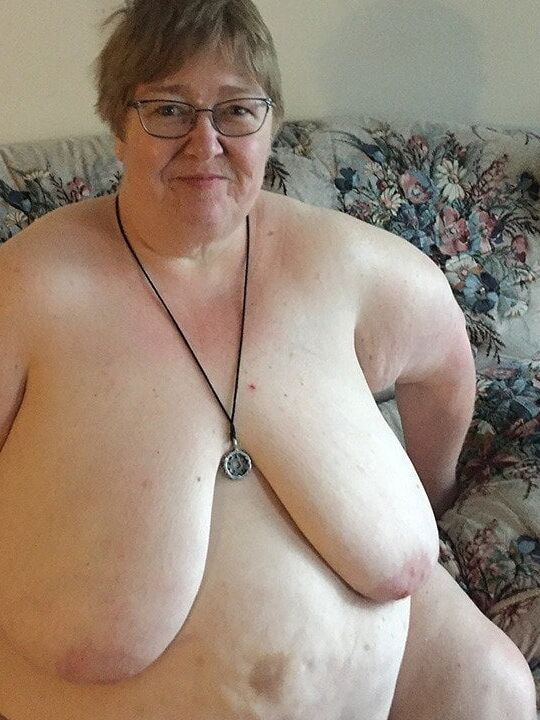 Hoodyman SSBBW : Fat pigs exposed forever.