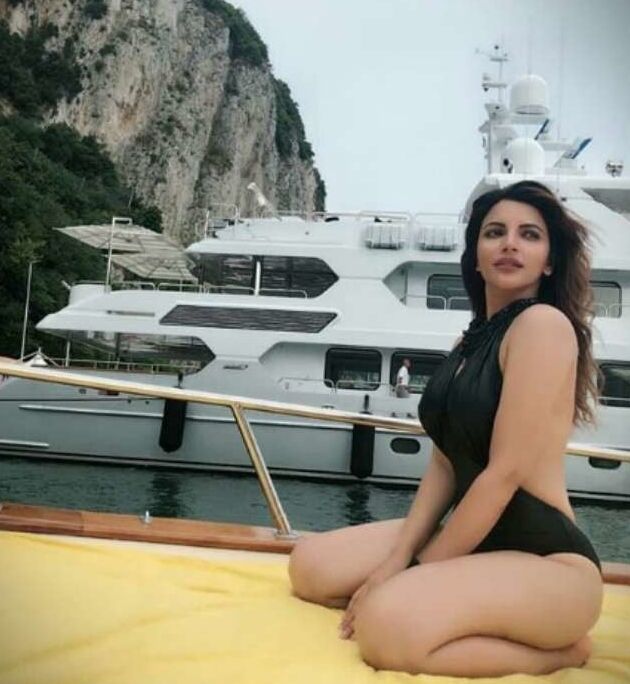 Indian sexy bitch