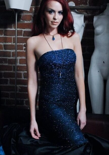 Eliza Swenson I like redheads
