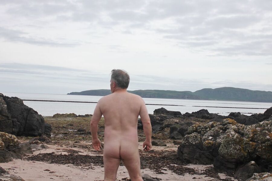 NAKED OUTDOORS- (SG)
