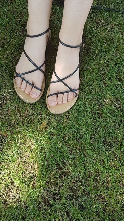 HEELS &amp; TOES