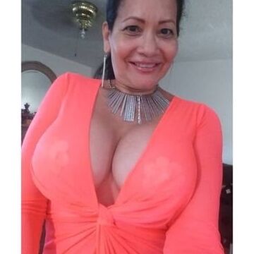 Tia madura goloza
