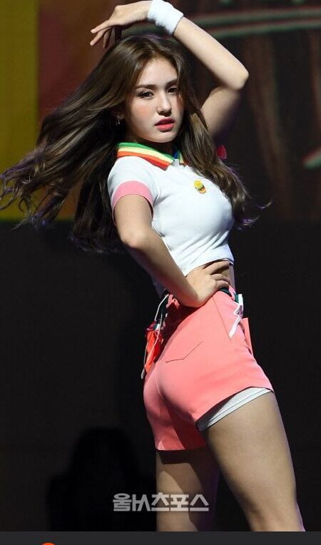 SOMI HOT GIRL
