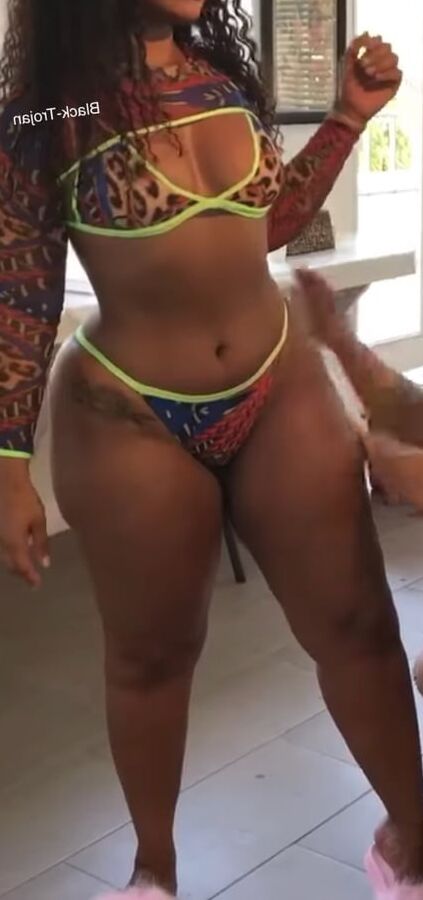 Sexy BBW Redbone with Juicy Booty