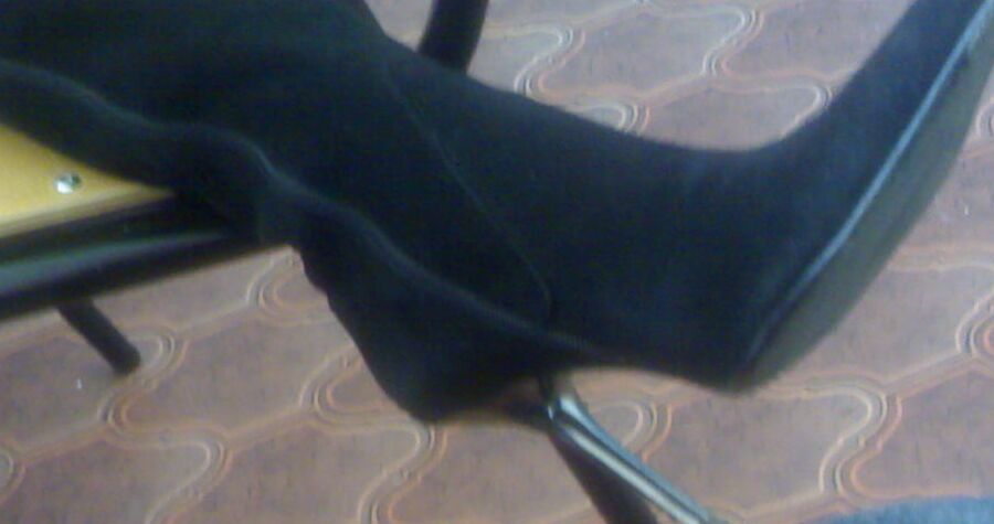 Legs, shoes, pantyhose of ex-GF