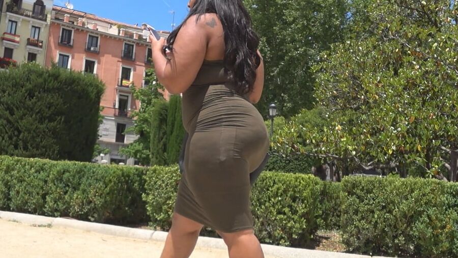 CURVY FOREIGN MULATA AZZ from GLUTEUS DIVINUS