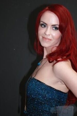 Eliza Swenson I like redheads