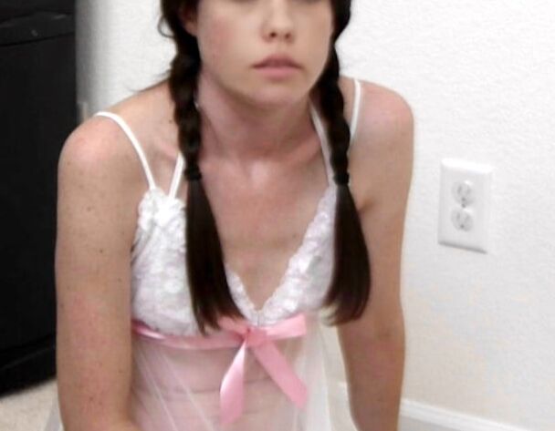 Amateur Girlfriend Back with Braided Blowjob