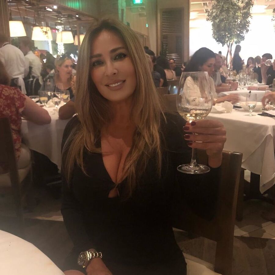 amazing milf with huge tits for comments and cumtribute
