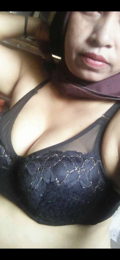 Hijabi sluts