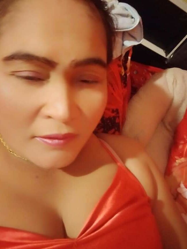 Thai girls show