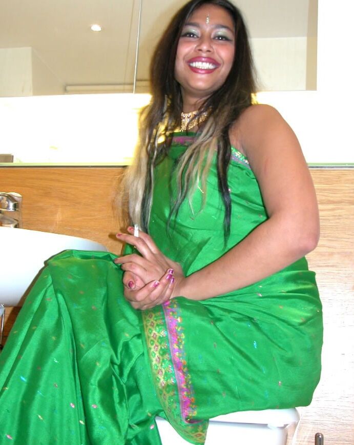Green Saree bitch