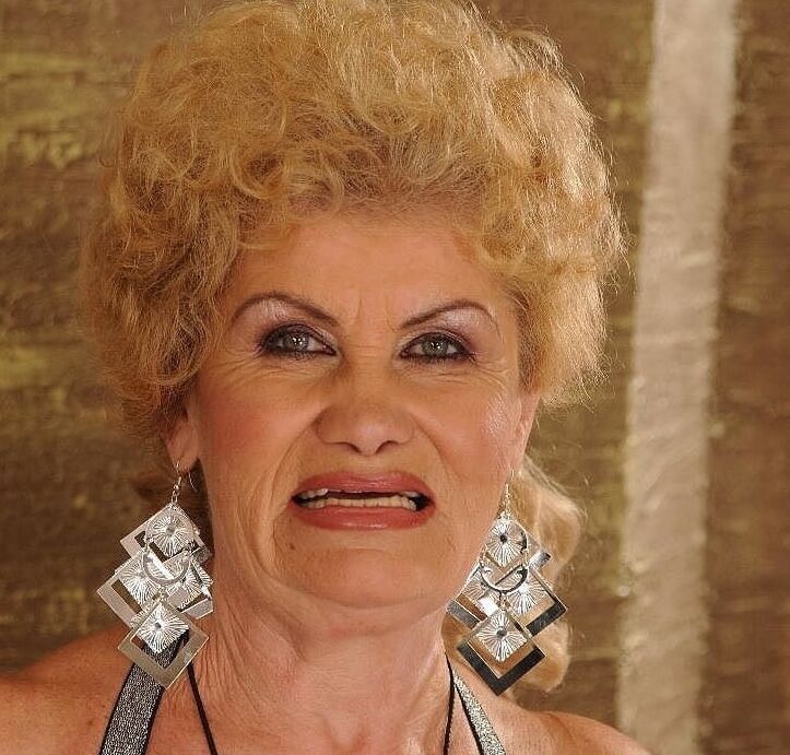 Effie, hot lesbian granny