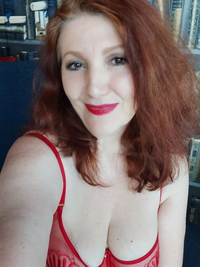 Beautiful Mature Woman AlmazaDi